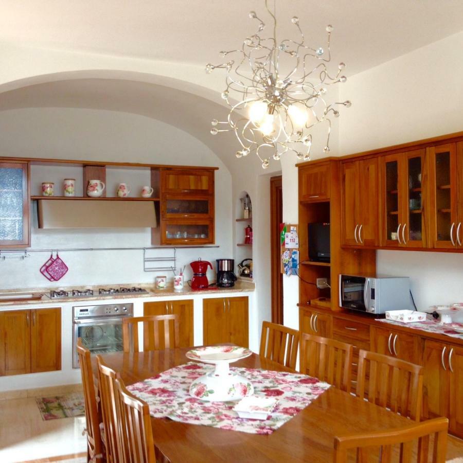 Villa Beatrice Лонато Экстерьер фото