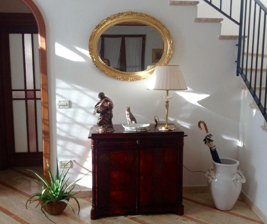 Villa Beatrice Лонато Экстерьер фото